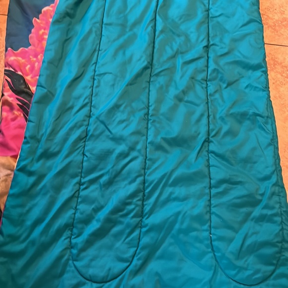 Twin mermaid comforter with pillow look like a mermaid while sleeping 🧜‍♀️ - Picture 4 of 4